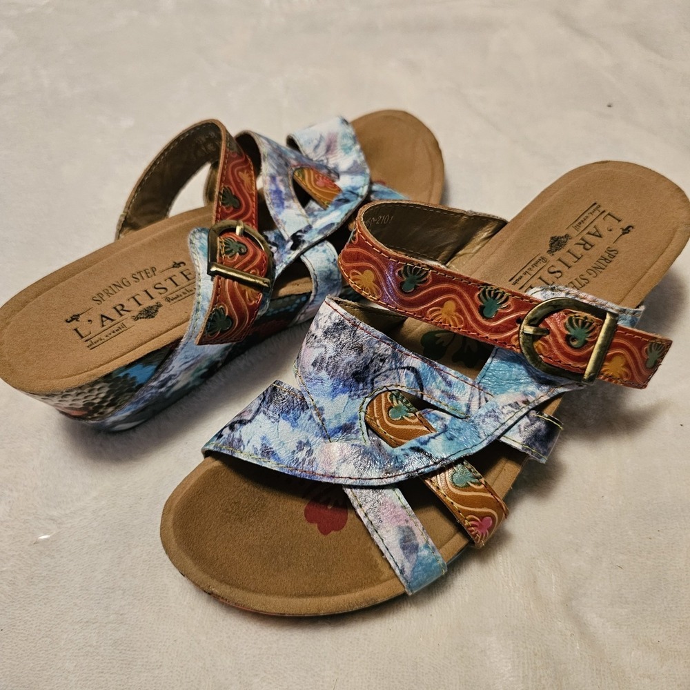 L'Artiste Spring Step Women's Bosquet Blue Leather Wedge Size 38 / US 7.5-8